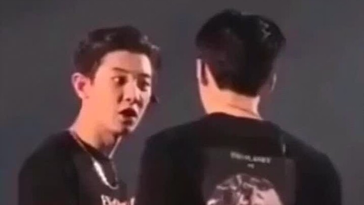 EXO ชานฮยอน สีขาว: ฉากการอบรมในการประชุมครอบครัวครั้งใหญ่