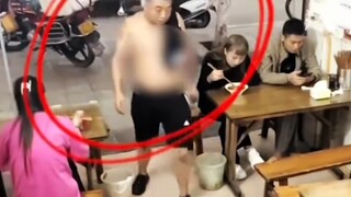 《零元购》男子强行打包零三碗面