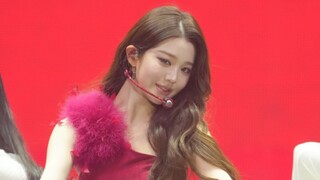 الظهور الأول لتشانغ يوان يينغ على المسرح منفردة بعد سبع سنوات من انطلاقتها