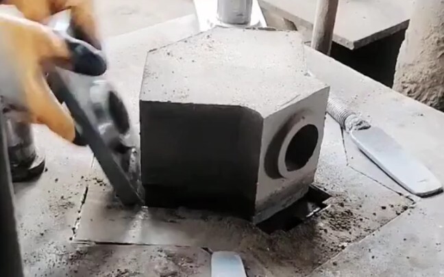 هل من الممكن أكل بسكويت مضغوط كبير الحجم كهذا؟