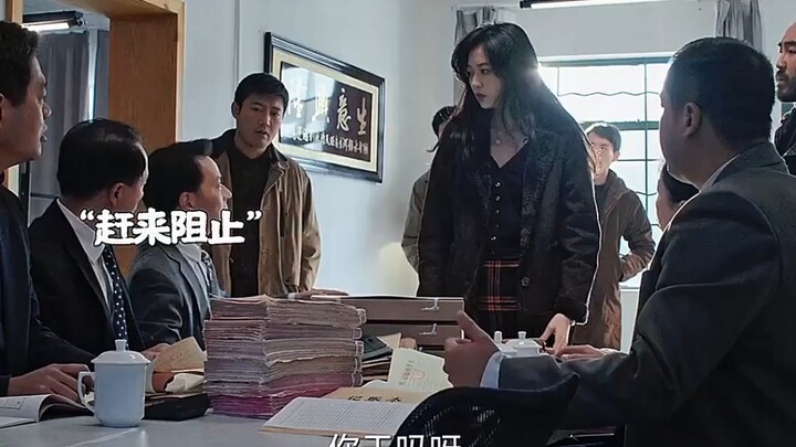 A stray cat studies abroad, and her boyfriend sells the company he painstakingly built to go with he