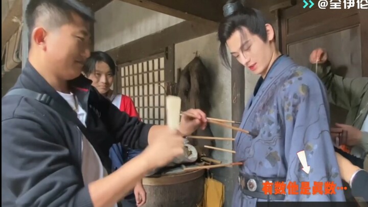 Tập ngoại truyện của Lục Thời: Tôi đã bị đâm như thế nào cho thành cái sàng.