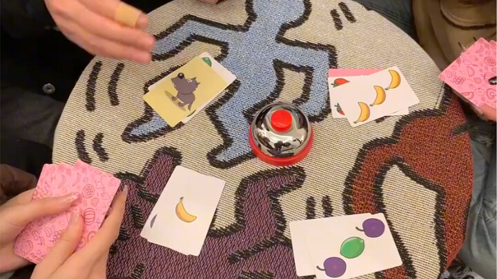 Game ini sangat seru hahaha, nggak perlu khawatir nggak ada yang dimainkan saat Tahun Baru Imlek.