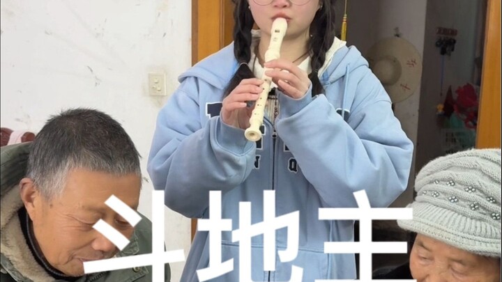 Ngak ada kata, tiap kali main kartu pasti ngajakin aku, katanya biar lebih seru dan terasa ikut dala