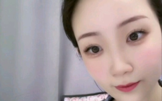 Thật yêu mến cô gái trẻ này