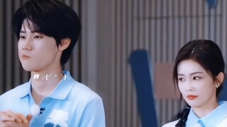 [Bạch Lộ x Trương Chấn Viễn] Em không phải là một hình mờ nhỏ, em chỉ muốn ở bên chị thôi