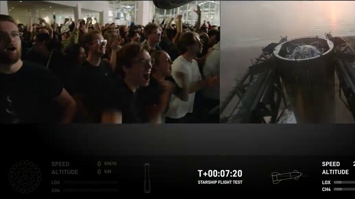 Caught! Incredible sci-fi scene, Starship successfully recovered its first super-heavy booster