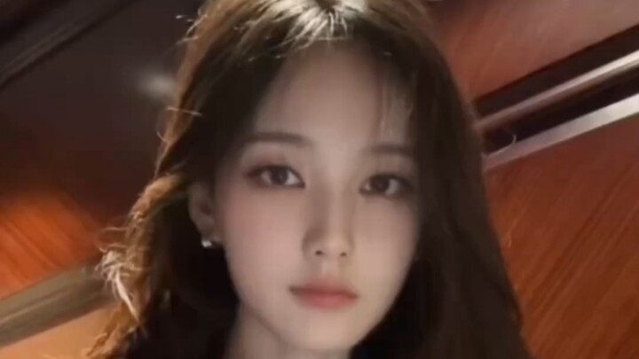 Li Yitong, Cheng Xiao, Yoo Jeong-min, Hu Lianxin, Zhou Jieqiong, Sana (Versi Para Bintang) — Challen