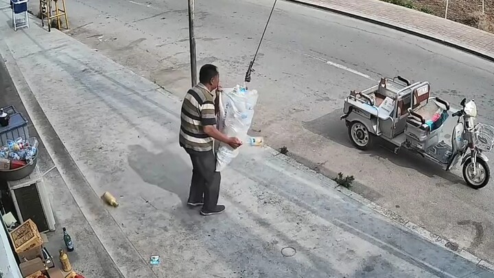 Xưa có người bịt tai trộm chuông, nay có người từng bước tiến về phía trước.
