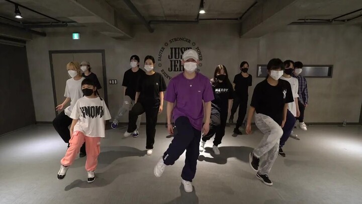 Tarian Isolation terbaru oleh ahli popping Dokyun