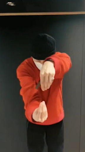 【Jackson Wang】Let’s take on the hand dance challenge!