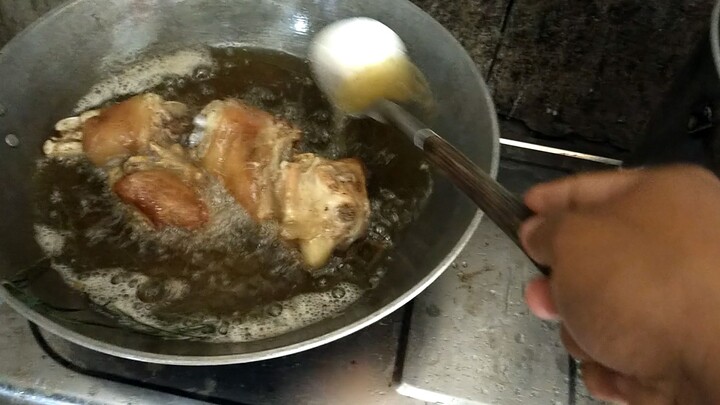 fried pata ng baboy
