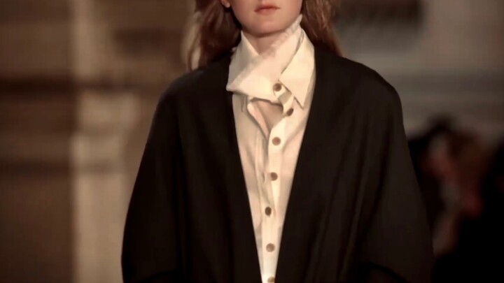【Lemaire】สาวๆ ทุกคนในโลกต้องมีตู้เสื้อผ้า Lemaire