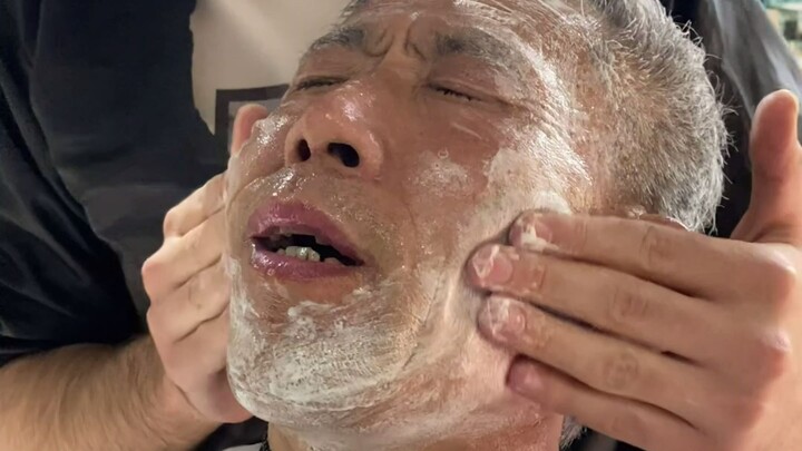 Pertama Kali Ajak Pak Tua Coba Pijat Wajah ala India