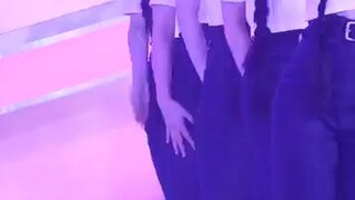 ILLIT 'My World' Moka fancam