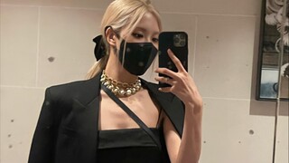 211001 roses_are_rosie