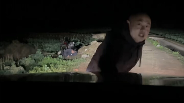 ربما تختلف العادات؛ عندنا لا نحتاج إلى القفز في الحقل لإطفاء الأنوار.