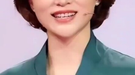 Watching Intellectual Host Dong Qing Discuss the Beauty of Women