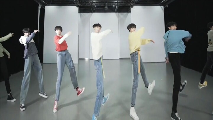 [Times Youth League] Một nhóm nhạc nam chân dài trông như thế nào khi thực sự duỗi chân?