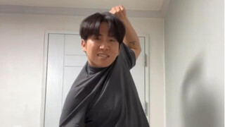 Vata thích kiểu tóc mới của Liu Shiyun... buồn cười quá...