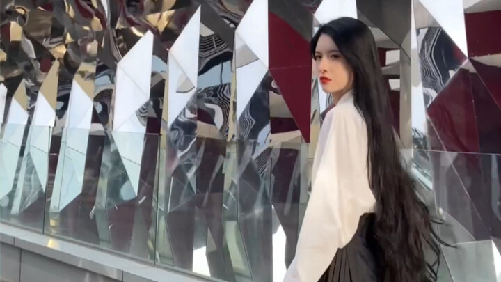 “เธอไม่แคร์อะไรเลย จึงยังคงสวยเสมอ”