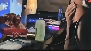 Chơi một trò chơi khiến tôi nghẹn ngào rơi nước mắt