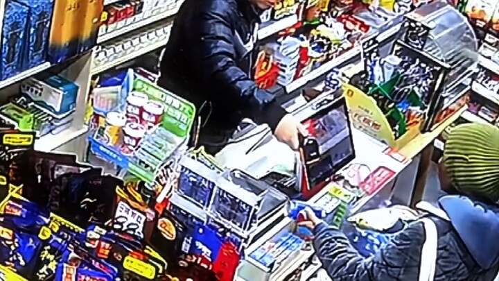 Bos memang layak menikmati kekayaan dan kemuliaan! Saya siap berkontribusi sekuat tenaga!