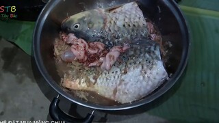 Mọc Côn Trùng Cá Chép Nấu Măng Chua Món Ngon Đặc Sản Tây Bắc