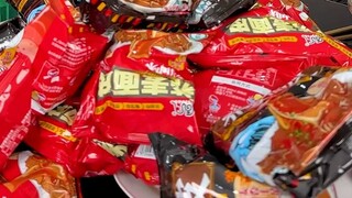 #เส้นหมี่ เส้นหมี่รสซอสถั่วเข้มข้น เหนียวนุ่มลื่นลิ้น หน้าร้อนไม่อยากทำอาหารก็พึ่งแต่มันเลย! #อื้อหื