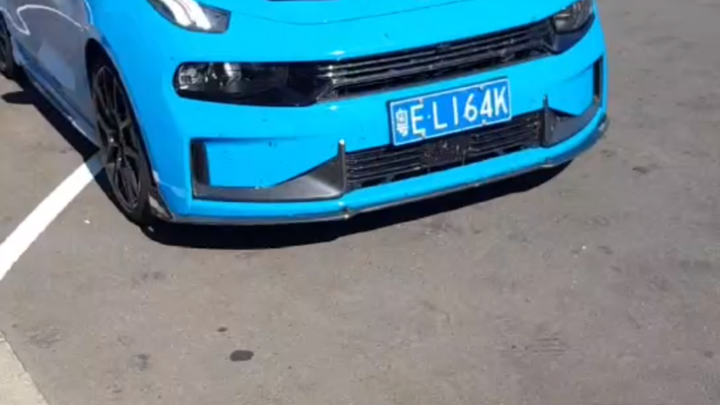 Lihat siapa yang berhasil saya tangkap di Nürburgring [doge]