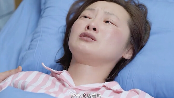 Nữ luật sư chê quả tim vừa được thay quá cũ kỹ, lại còn cố tình không uống thuốc chống thải ghép để 