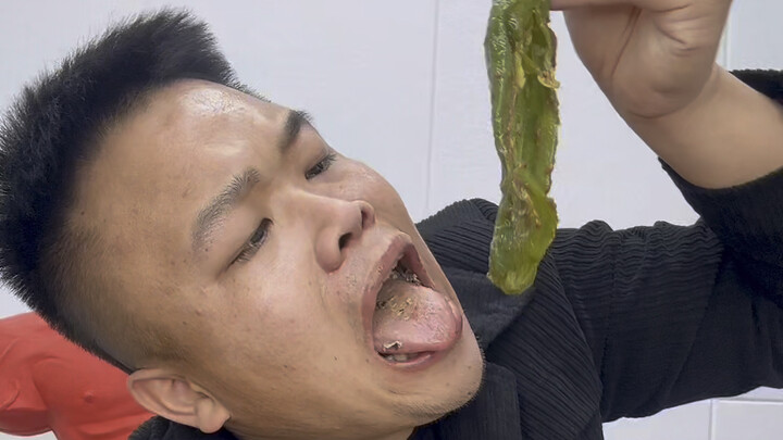 Pancake sayur lebih pas dipadukan dengan sate goreng!