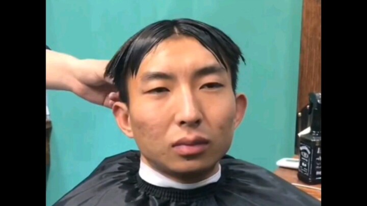 Tidak ada seorang pun yang bisa keluar dari tempat pangkas rambut dengan senyuman