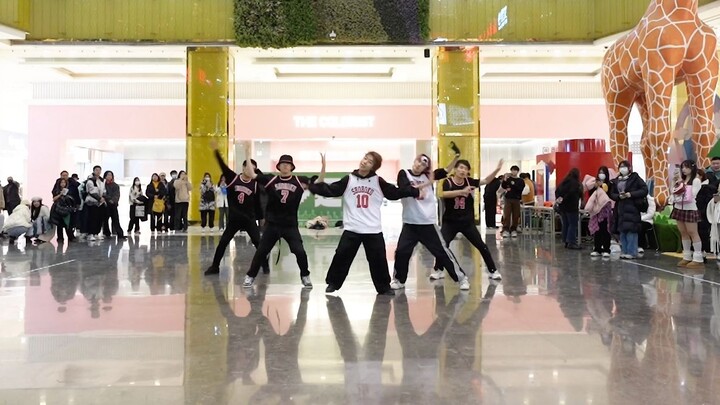 [โรดโชว์] ชายตรงยังสามารถเต้นรำปลาวาฬ ETA-NewJeans Shenyang Random Dance Roadshow