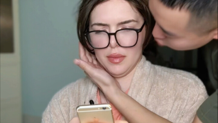 Người đàn ông theo đuổi mẹ trước cả bố