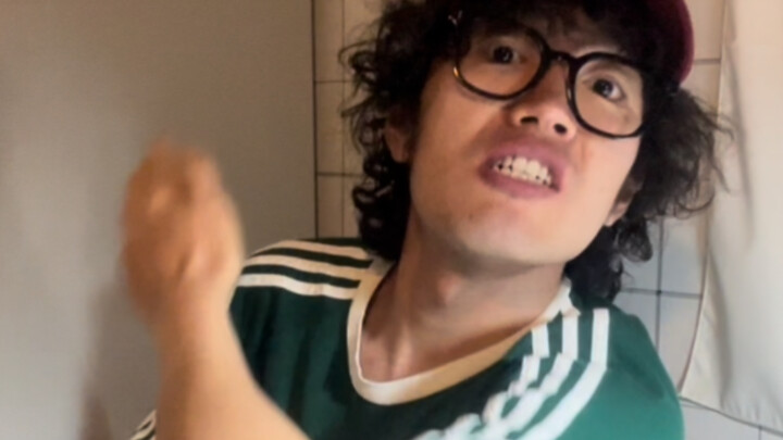 Kena marah sama dia, malah enak banget