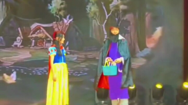 ละครเวทีเวอร์ชันนักศึกษาเรื่องสโนว์ไวต์สนุกฮาจนมีมเต็มไปหมดเลย!