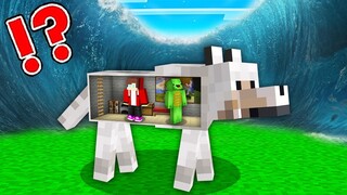 EPIC TSUNAMI vs. Mikey & JJ Doomsday Bunker in DOG - Minecraft (Maizen)