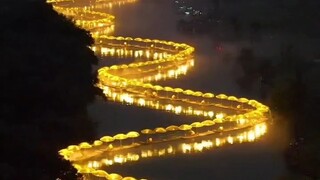 就在今晚，遇龙河再现“巨龙巡游”，连续三天，错过了就只能等到明年了哦！！！