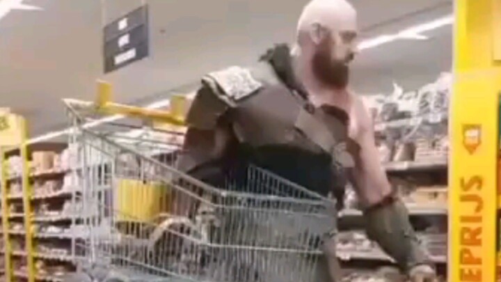 Dad of War goes shopping