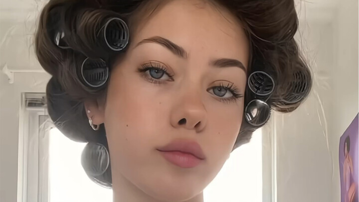 This is how Asian-style curls are styled.