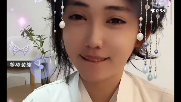 หยวนหยวน: แต่งงานกับฉันเหรอ? พี่สาวฉันยัง 8 หมื่น 8 นี่ แล้วฉันต้อง 1 แสน 8 หมื่น 8 แน่เลย~ หยวนหยวน