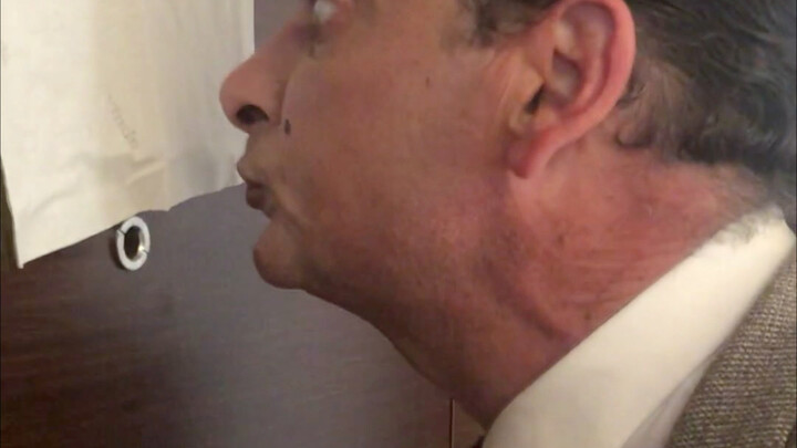 إذا لم تستطع أن تكون الأول، فكن الأخير.