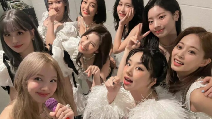 Tám chị gái đã dành cho Tử Du rất nhiều tình yêu.