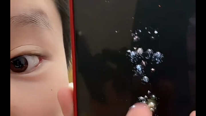 المذيع يعلّم تعديل الصور مباشرةً!