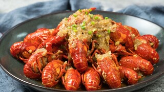People lined up at 10,000 tables just for this bowl of crayfish—these secret-recipe [garlic crayfish