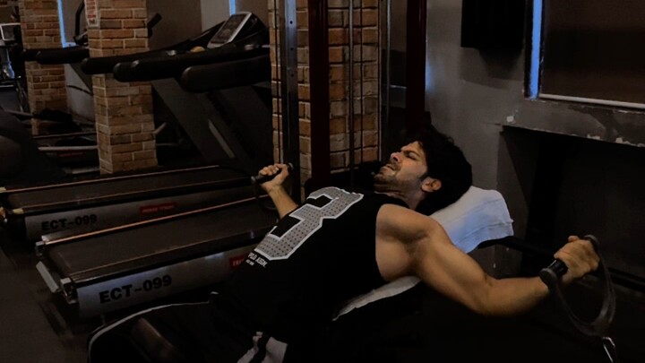 oo jane jana seedha uth k gym ko chale jana😜😜
