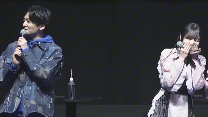 Sugita: "Nobunaga, let's kiss" Sakura: "Hurry up"