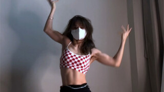 Who hasn't danced such a beautiful Go Hard? Although my waist is just right, I couldn't help but do 