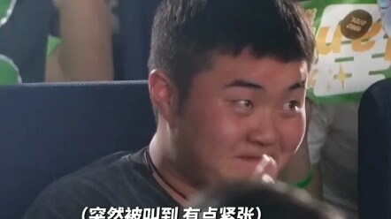 Pahlawan kebakaran hutan di masa lalu, Long Mazǐ, kini berjalan di jalan raya dan tak seorang pun me